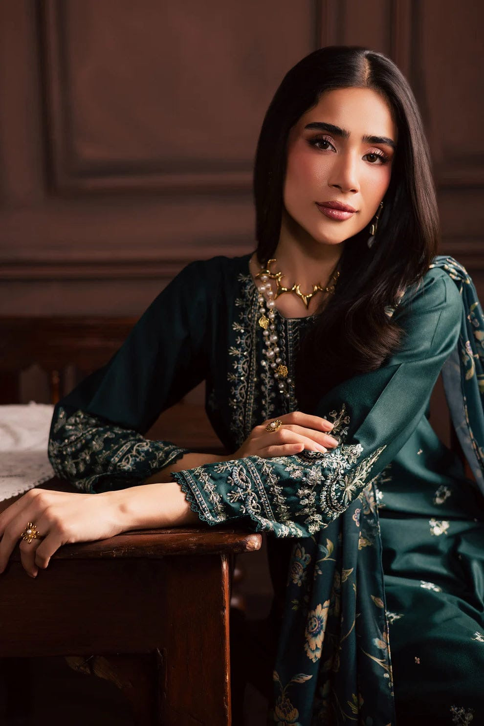 LAWN HEAVY EMBROIDERED UNSTITCHED ARTICLE (AL 8062)