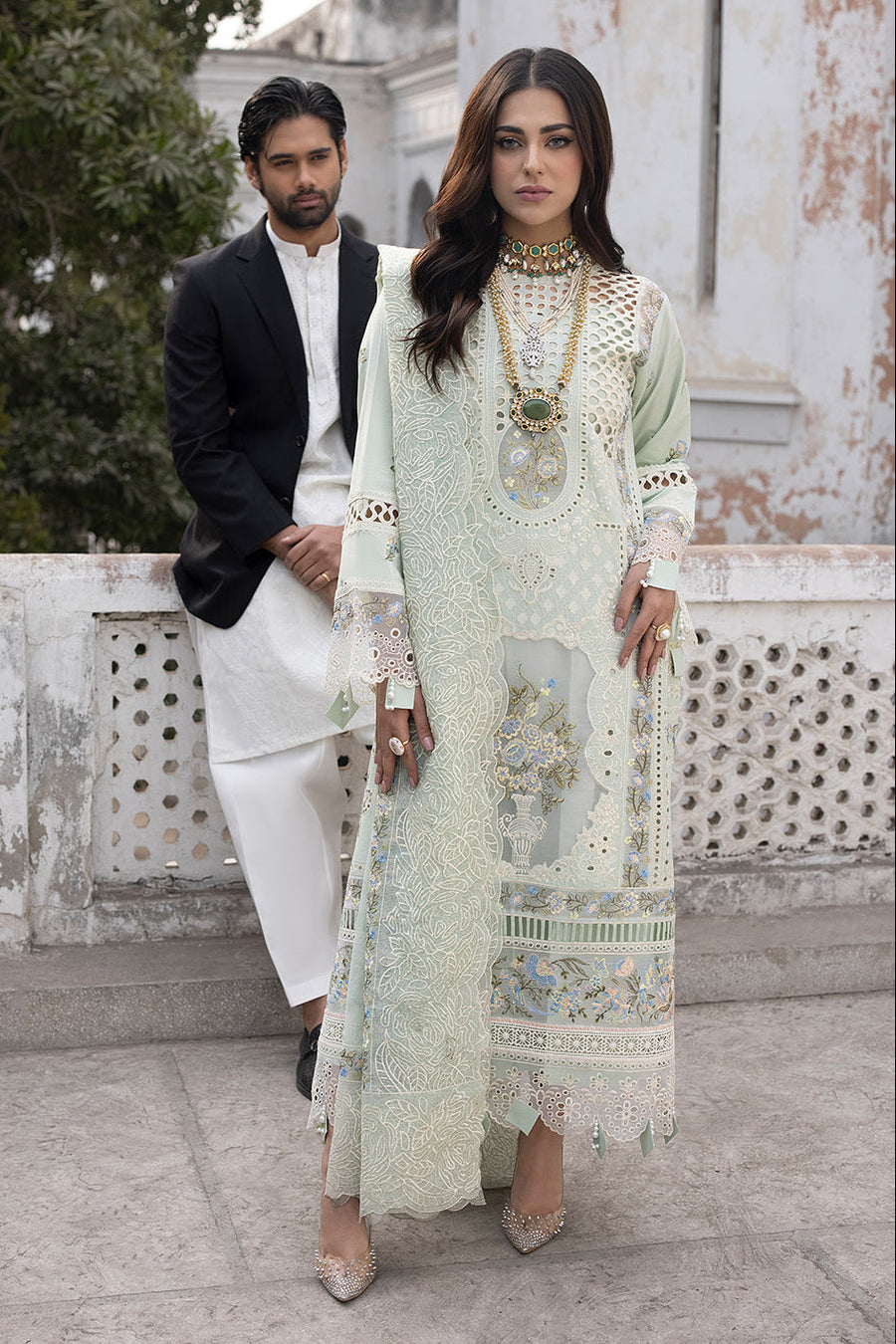 MAHNUR | SELINA | UNSTITCHED LAWN 3PC EMBROIDERED SUITE